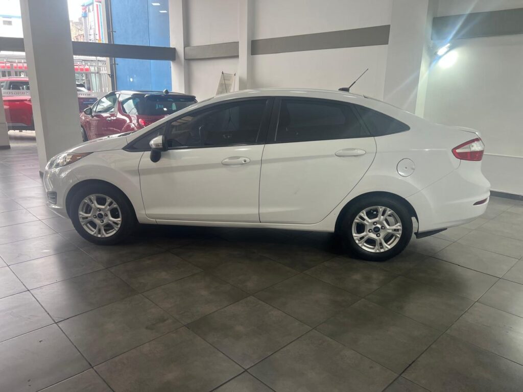 🚙FORD FIESTA SÉ SEDAN AUT 🚙