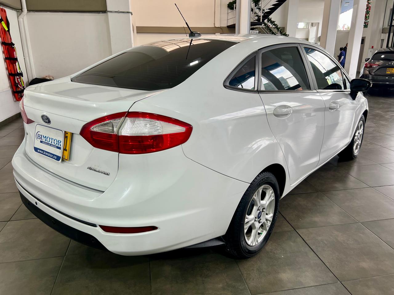 🚙FORD FIESTA SÉ SEDAN AUT 🚙