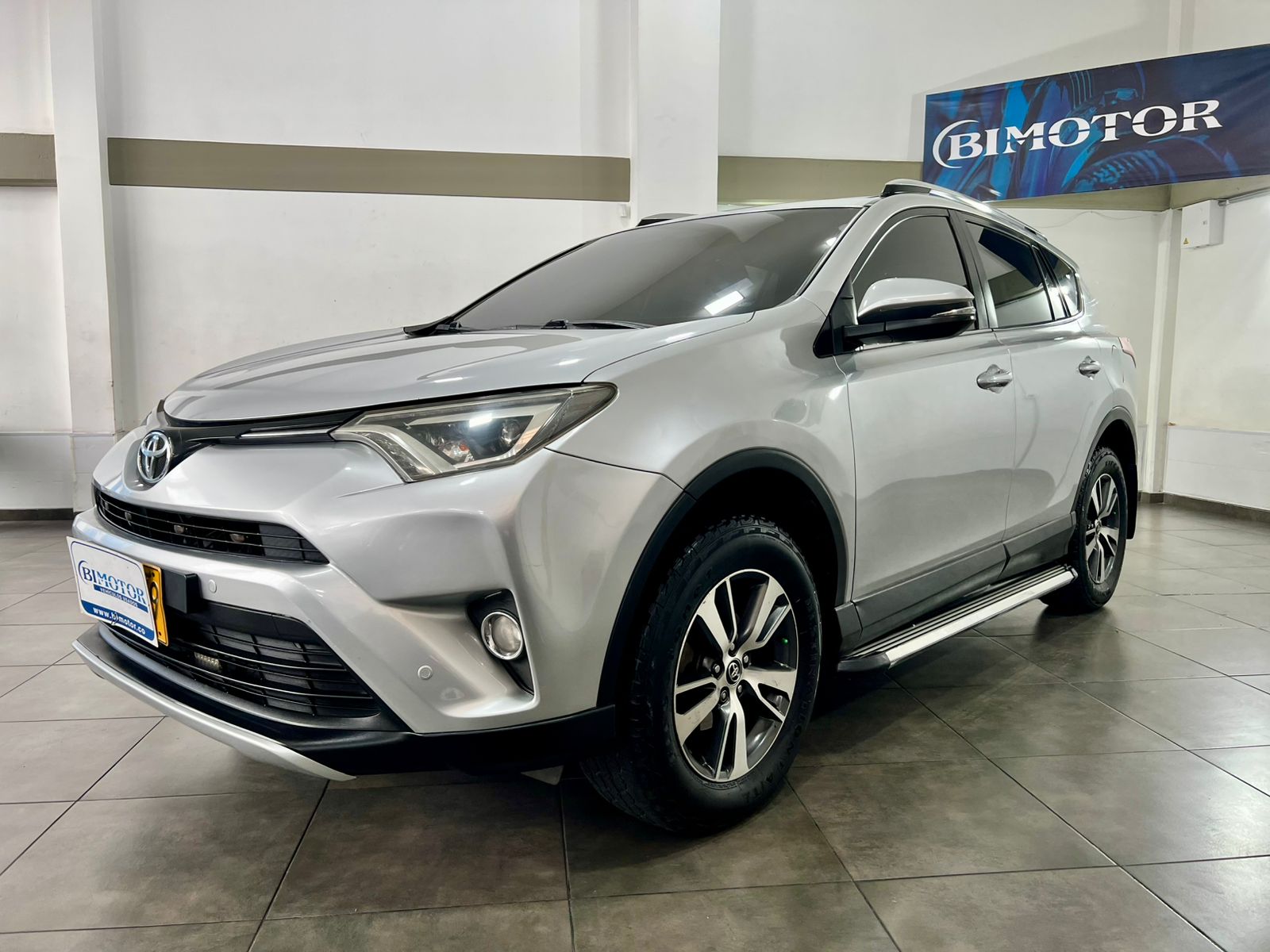 TOYOTA RAV 4 STREET AUT 4×2
