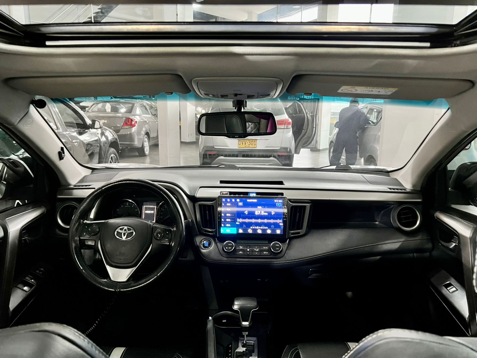 TOYOTA RAV 4 STREET AUT 4×2