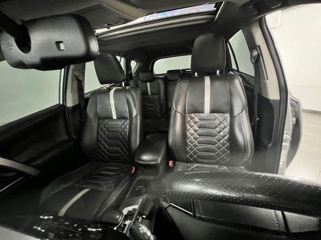 TOYOTA RAV 4 STREET AUT 4×2