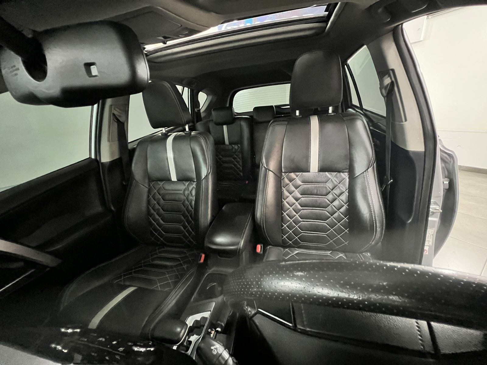 TOYOTA RAV 4 STREET AUT 4×2