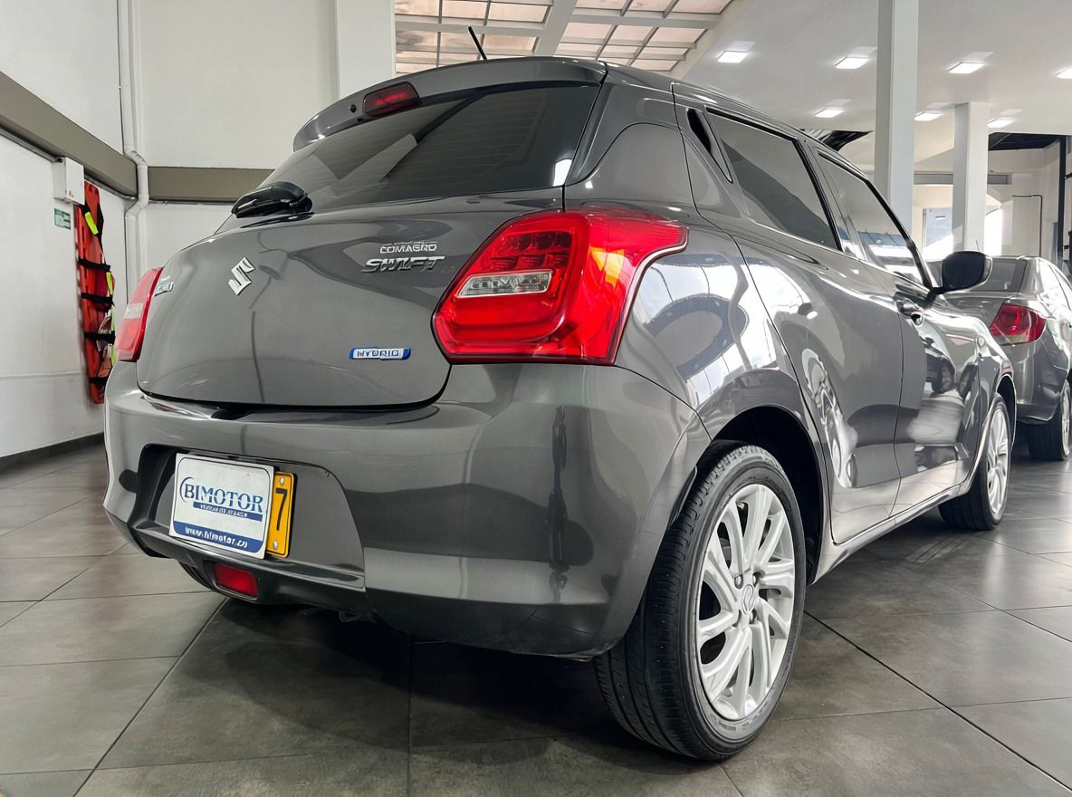 SUZUKI SWIFT HÍBRIDO 1.2 MT