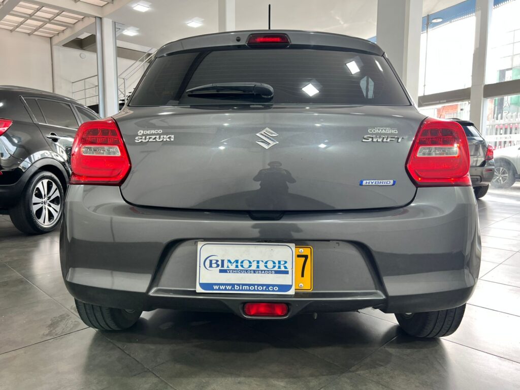 SUZUKI SWIFT HÍBRIDO 1.2 MT