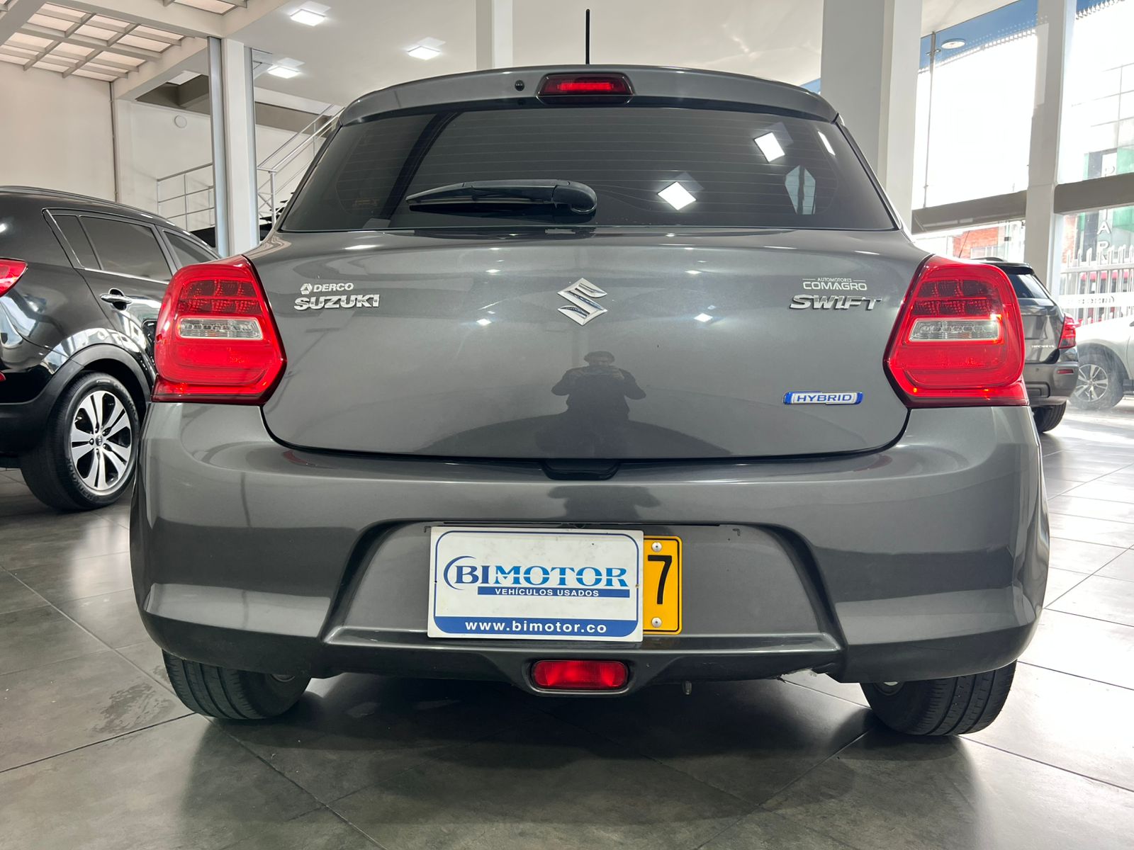 SUZUKI SWIFT HÍBRIDO 1.2 MT