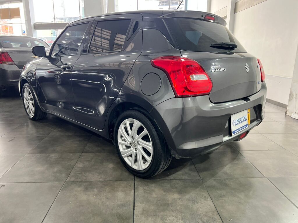 SUZUKI SWIFT HÍBRIDO 1.2 MT