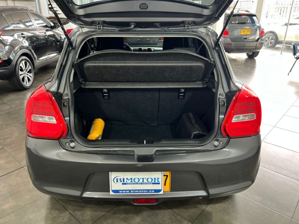 SUZUKI SWIFT HÍBRIDO 1.2 MT