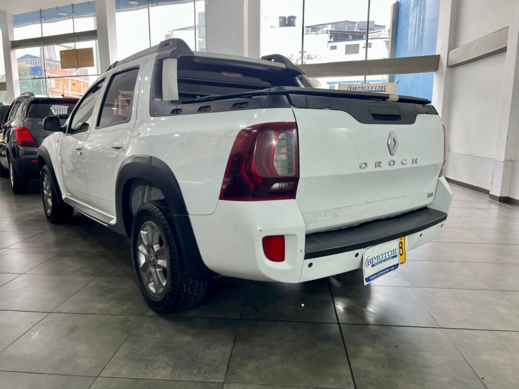 RENAULT OROCH 4×4 INTENS MT