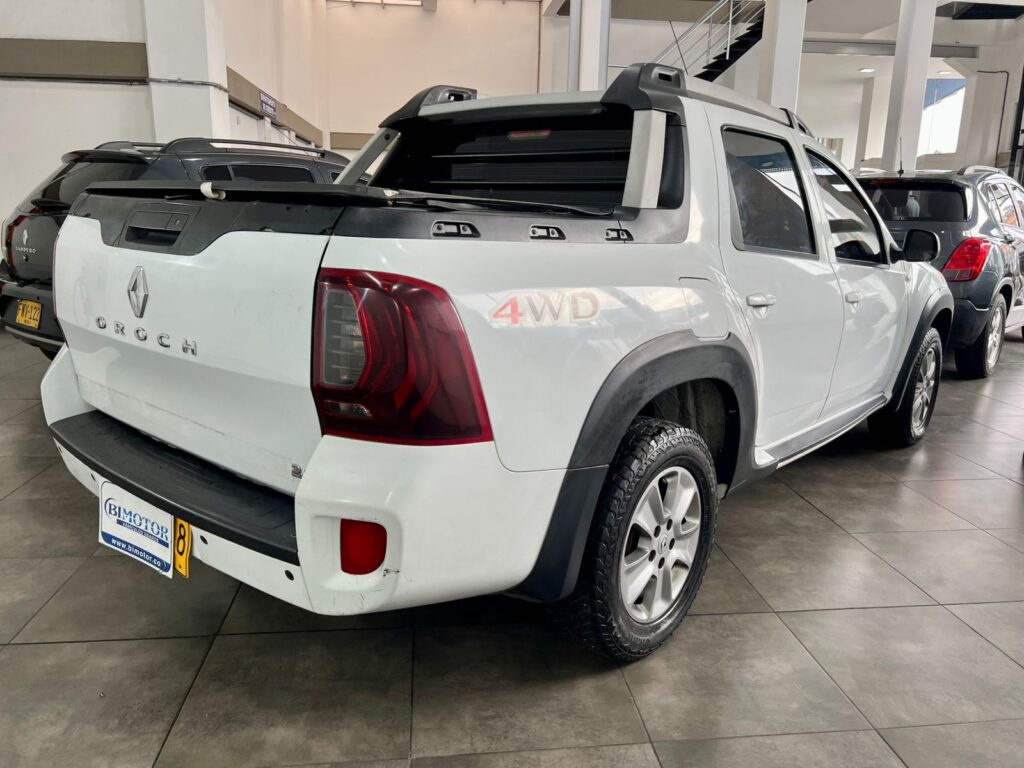 RENAULT OROCH 4×4 INTENS MT