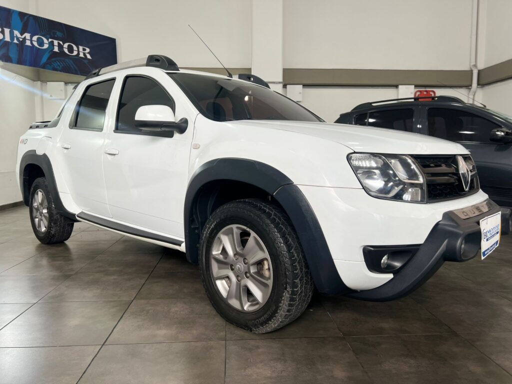 RENAULT OROCH 4×4 INTENS MT