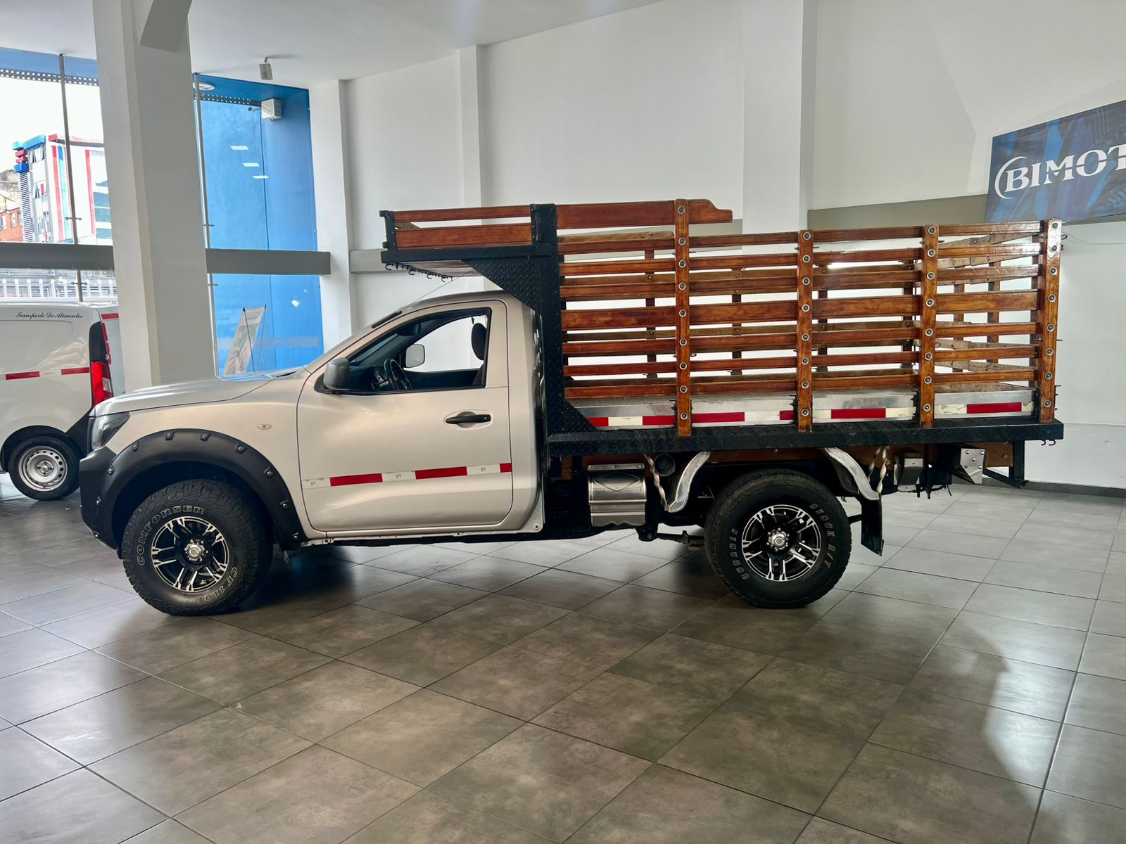NISSAN FRONTIER ESTACAS