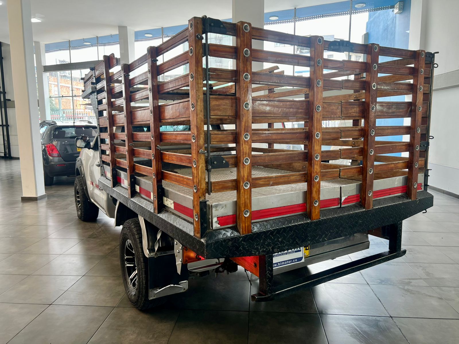 NISSAN FRONTIER ESTACAS