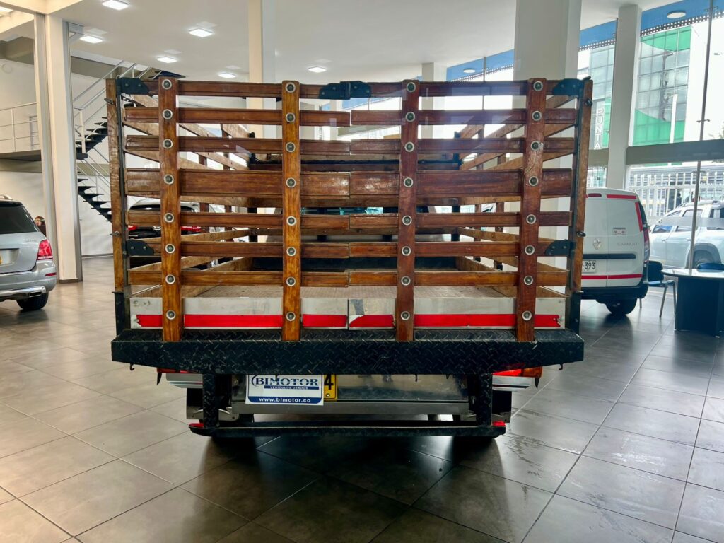 NISSAN FRONTIER ESTACAS