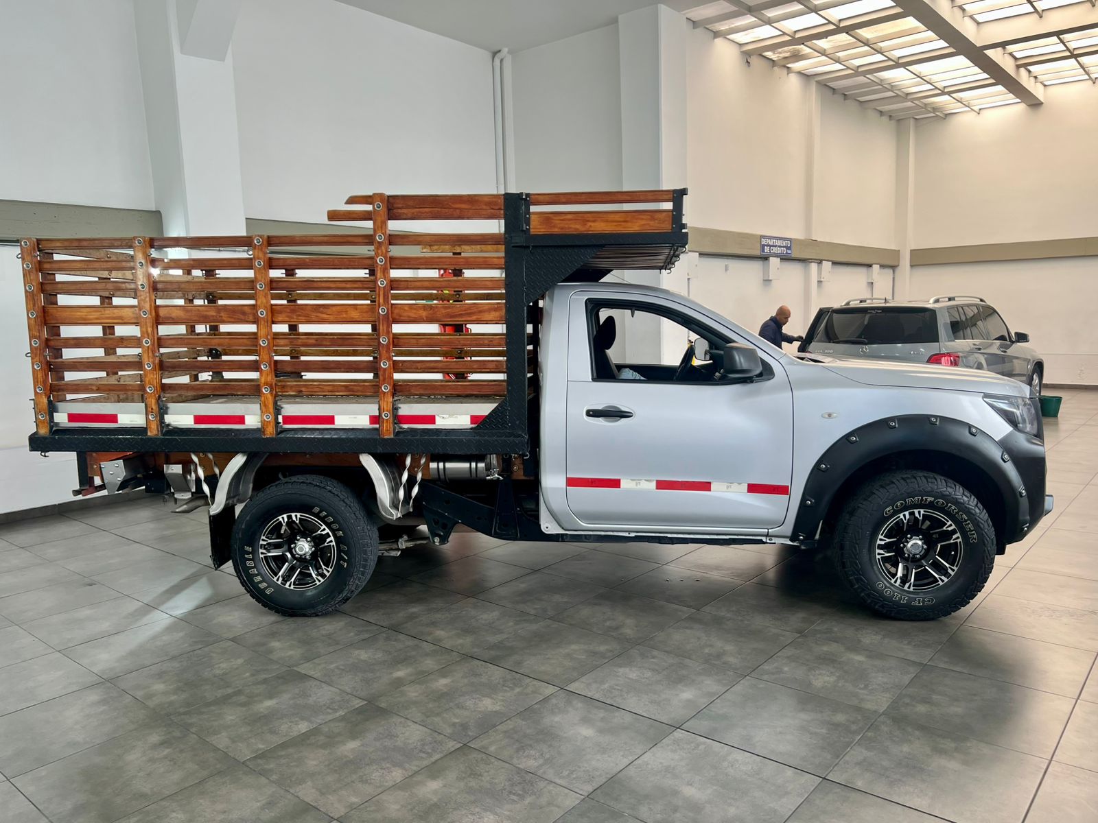 NISSAN FRONTIER ESTACAS