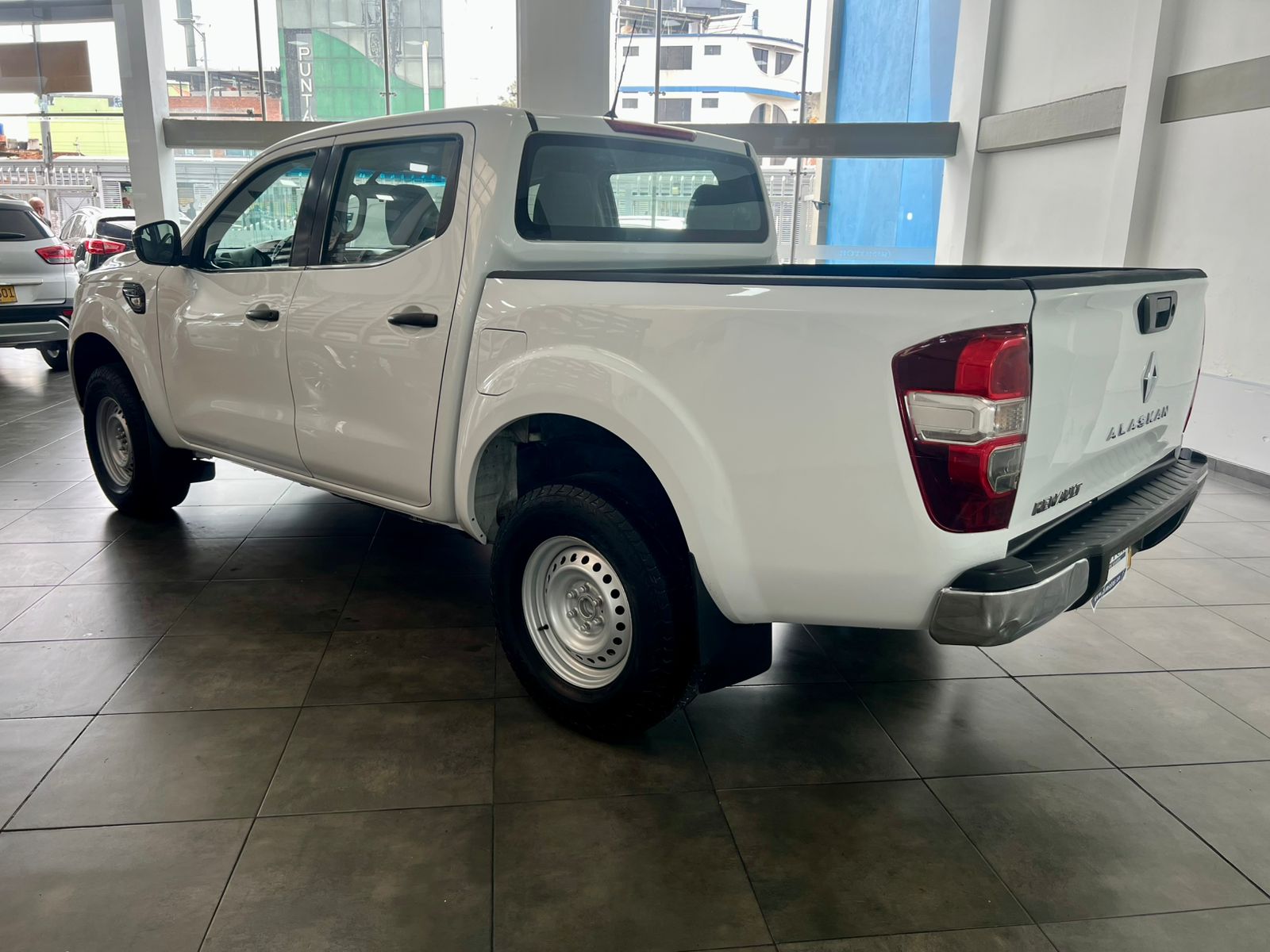 RENAULT ALASKAN 2.5 DIÉSEL DOBLE CABINA