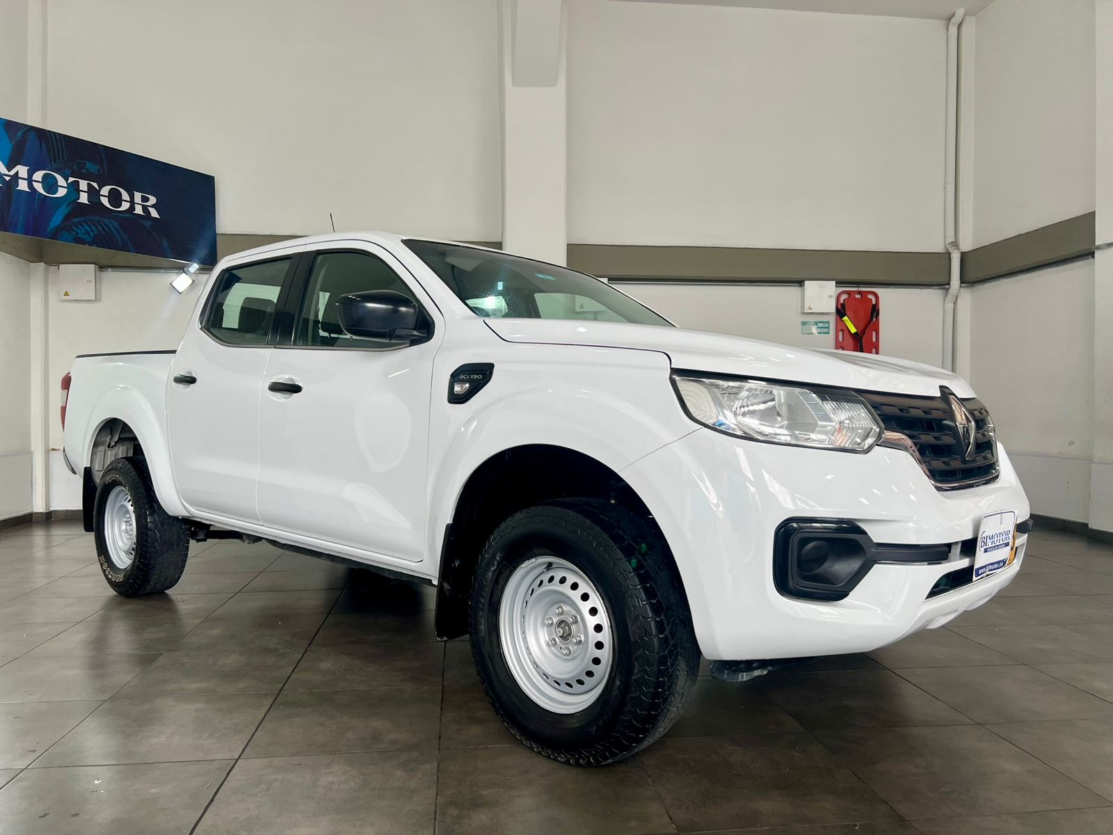RENAULT ALASKAN 2.5 DIÉSEL DOBLE CABINA