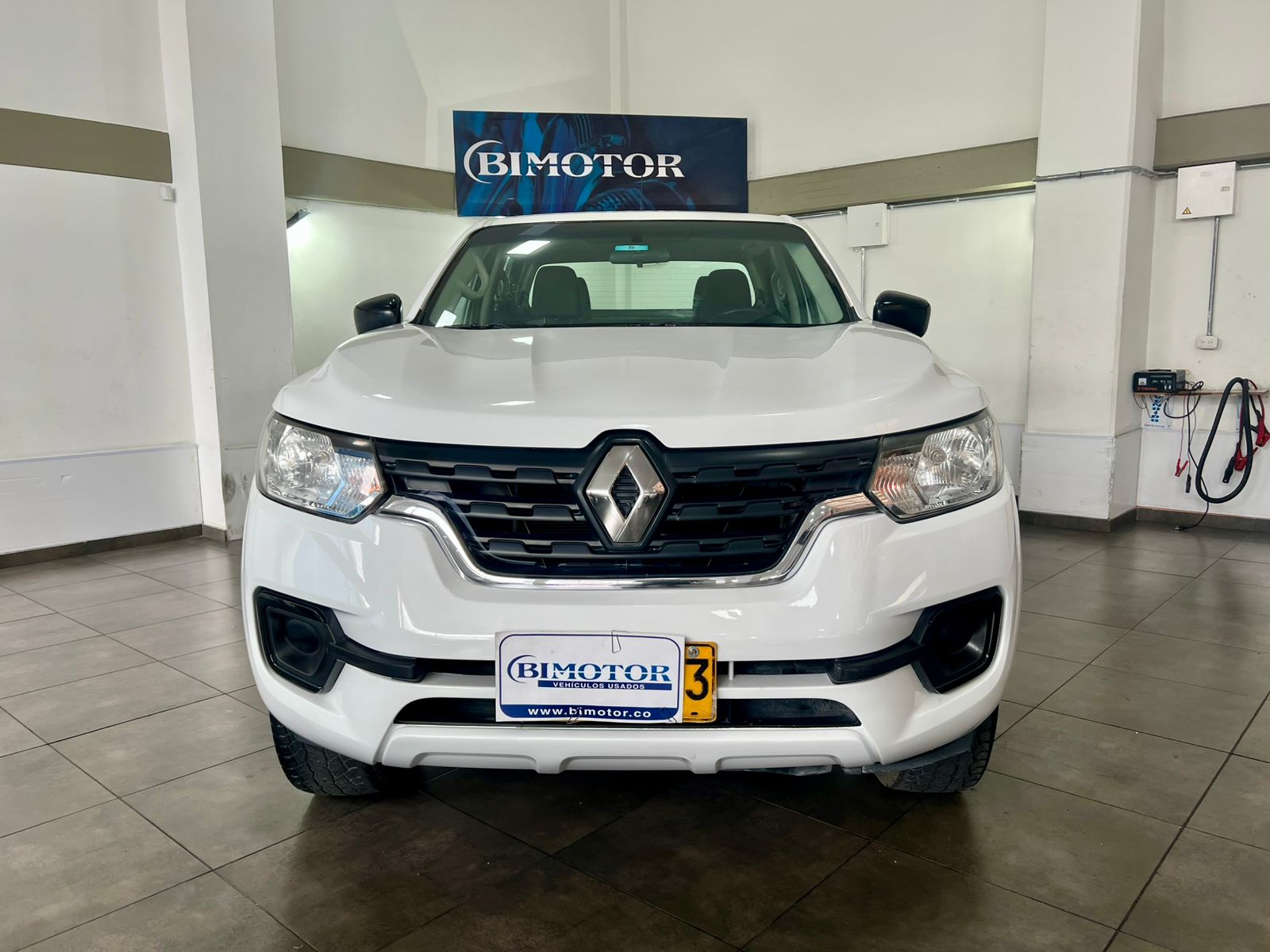 RENAULT ALASKAN 2.5 DIÉSEL DOBLE CABINA