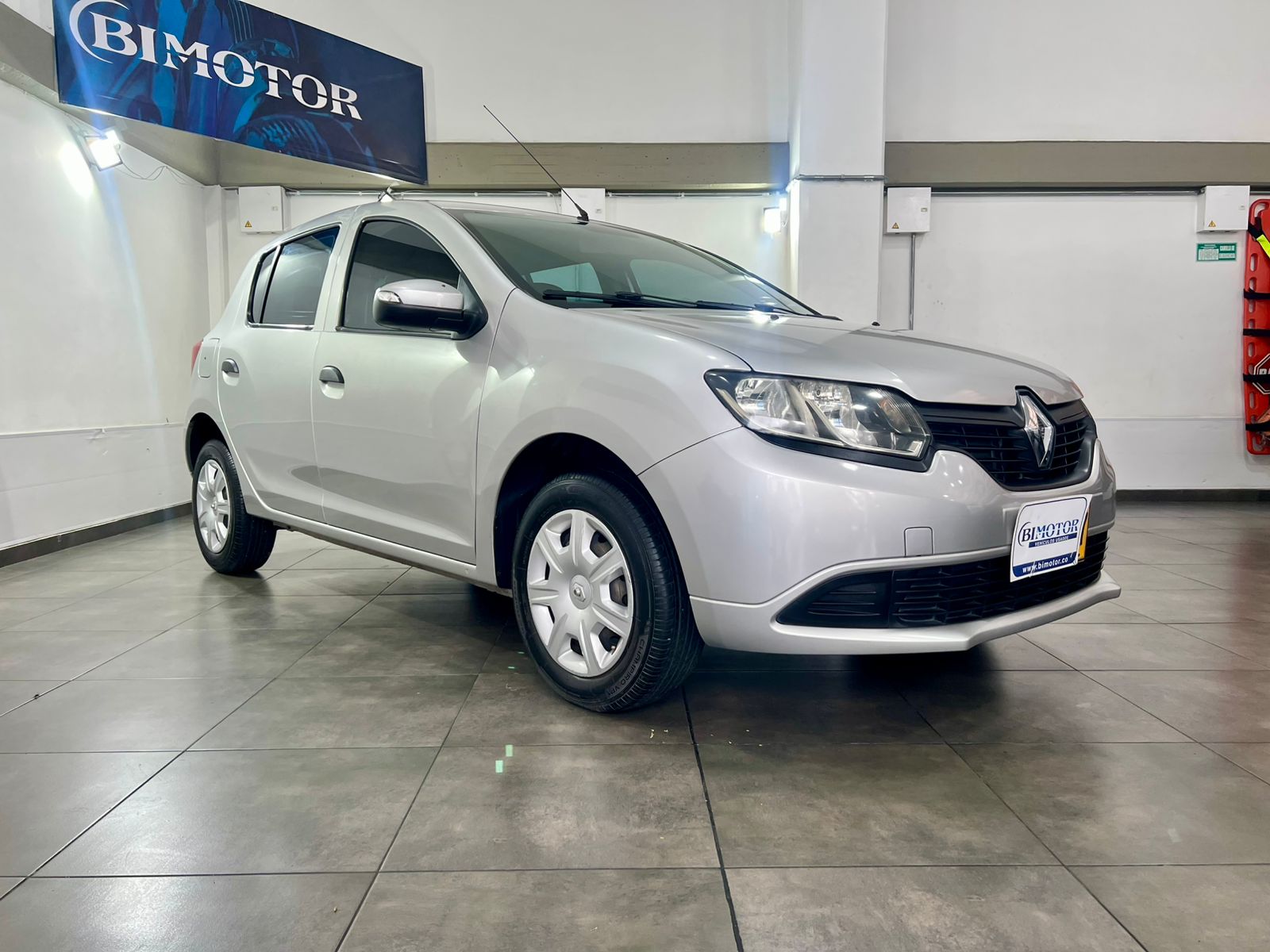 RENAULT SANDERO LIFE