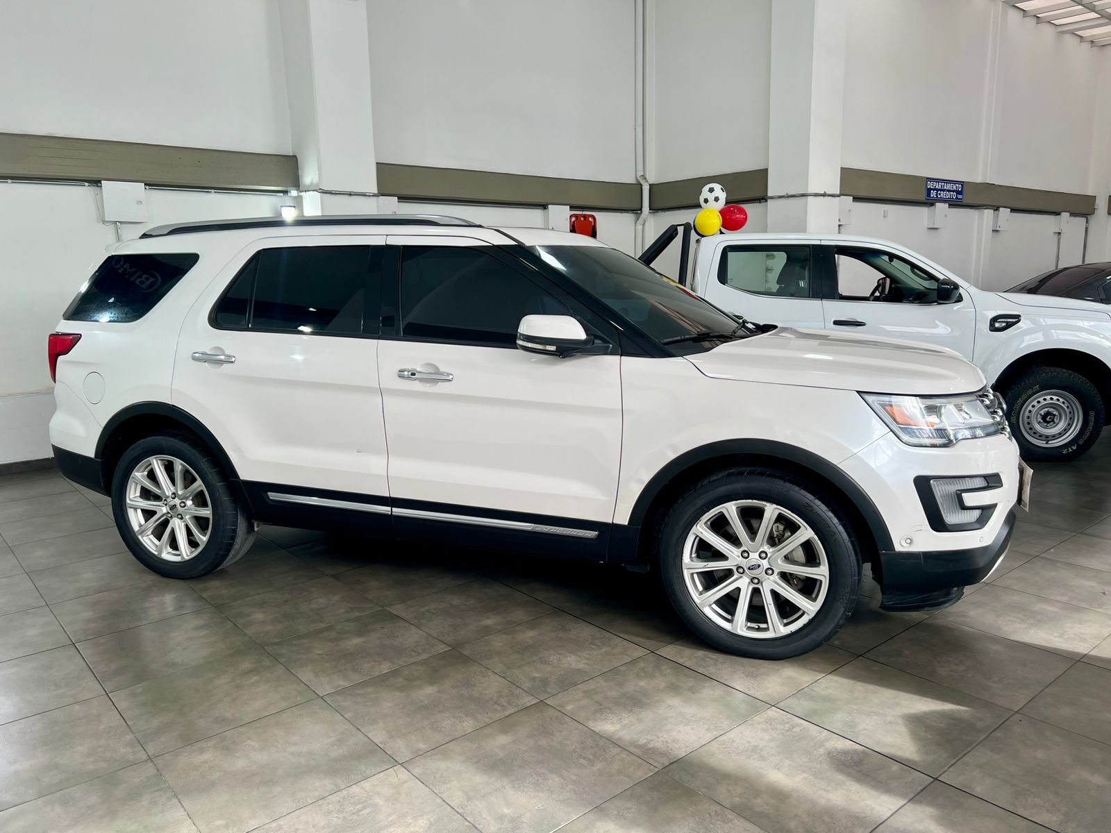 FORD EXPLORER LIMITED