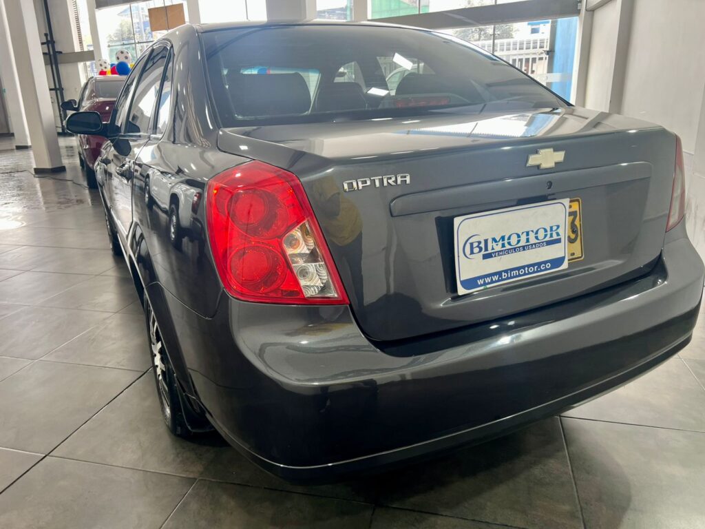 CHEVROLET OPTRA ADVANCE SEDAN