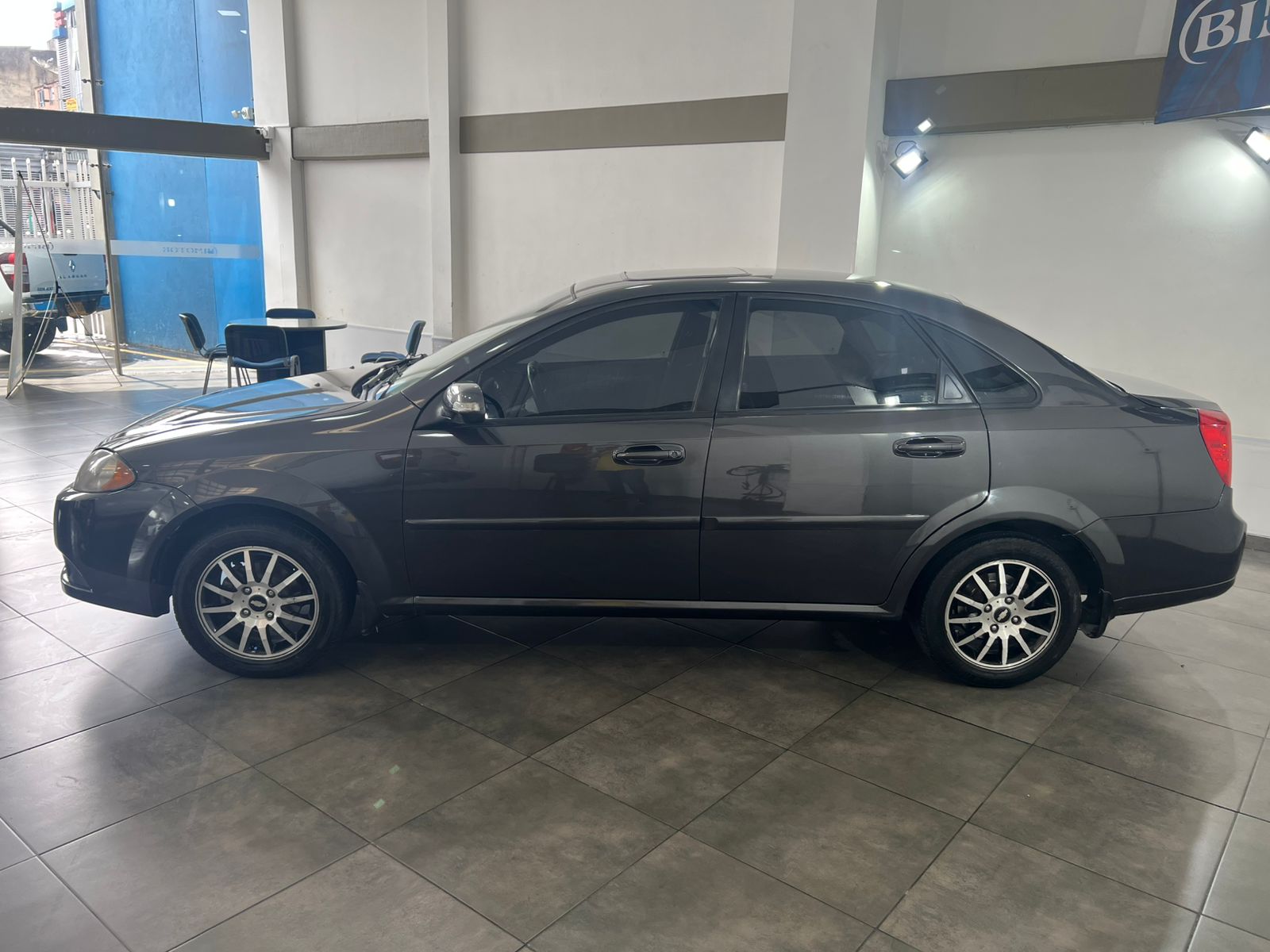 CHEVROLET OPTRA ADVANCE SEDAN