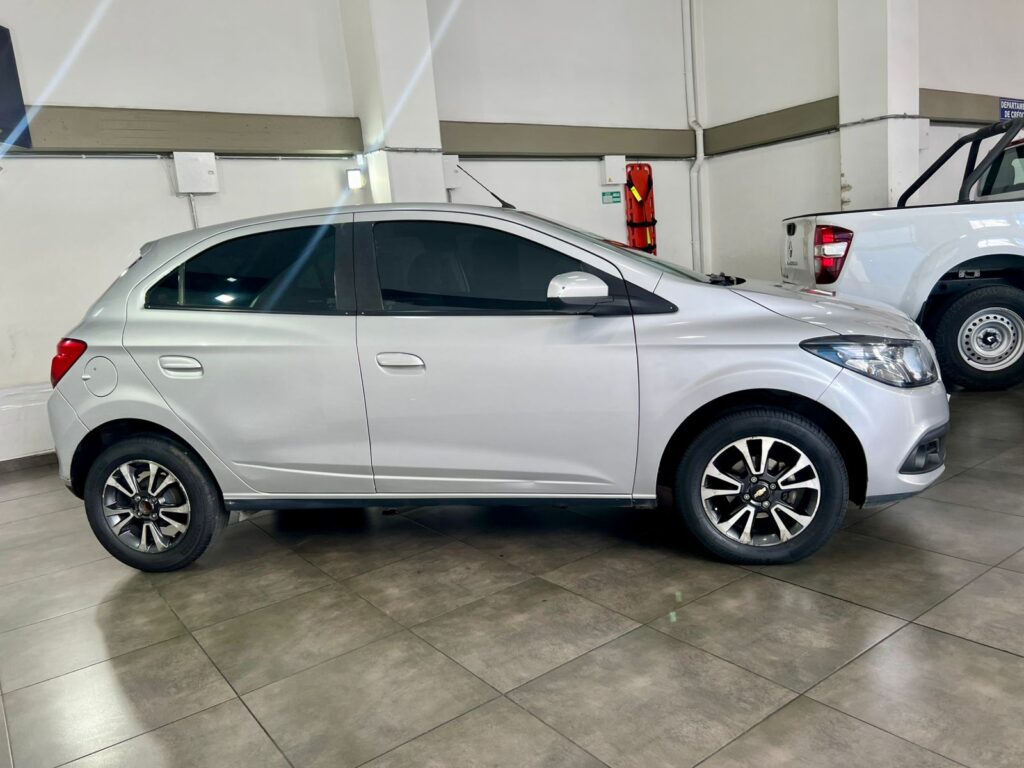 CHEVROLET ONIX 1.4 LTZ MT HATCHBACK 2016