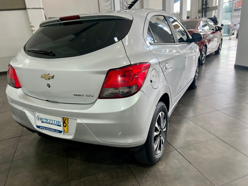 CHEVROLET ONIX 1.4 LTZ MT HATCHBACK 2016