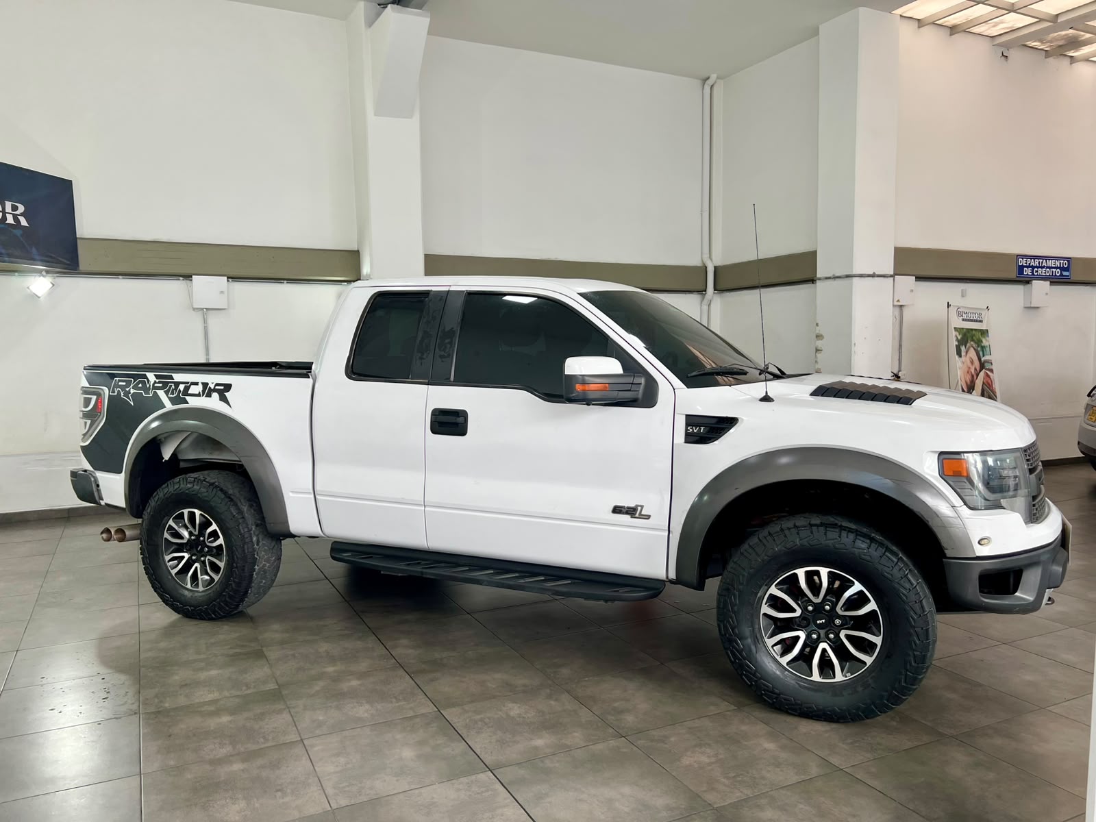 FORD F150 RAPTOR