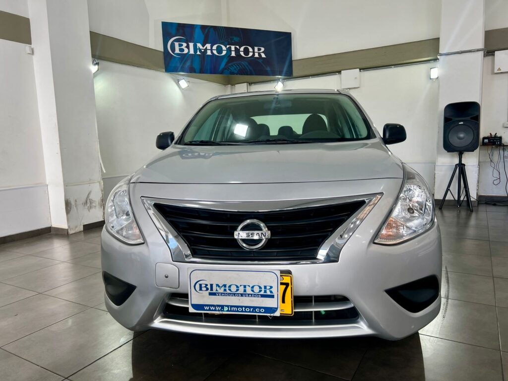 NISSAN VERSA DRIVE
