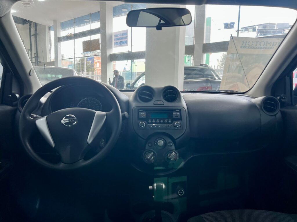 NISSAN VERSA DRIVE