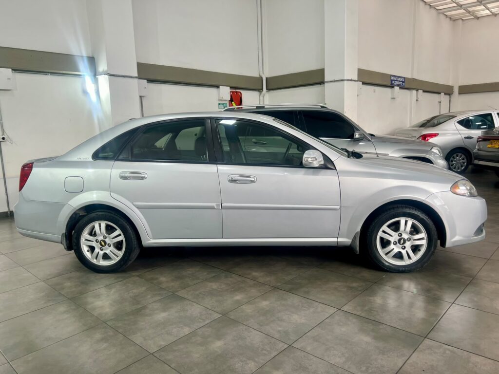CHEVROLET OPTRA ADVANCE SEDAN