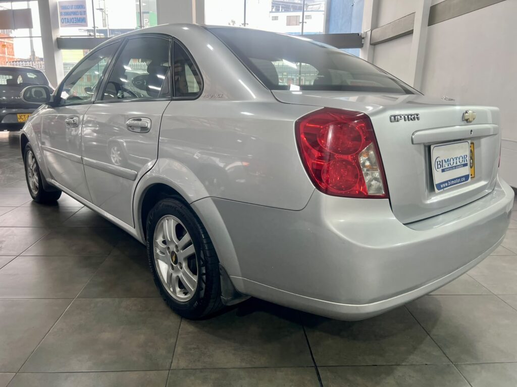 CHEVROLET OPTRA ADVANCE SEDAN