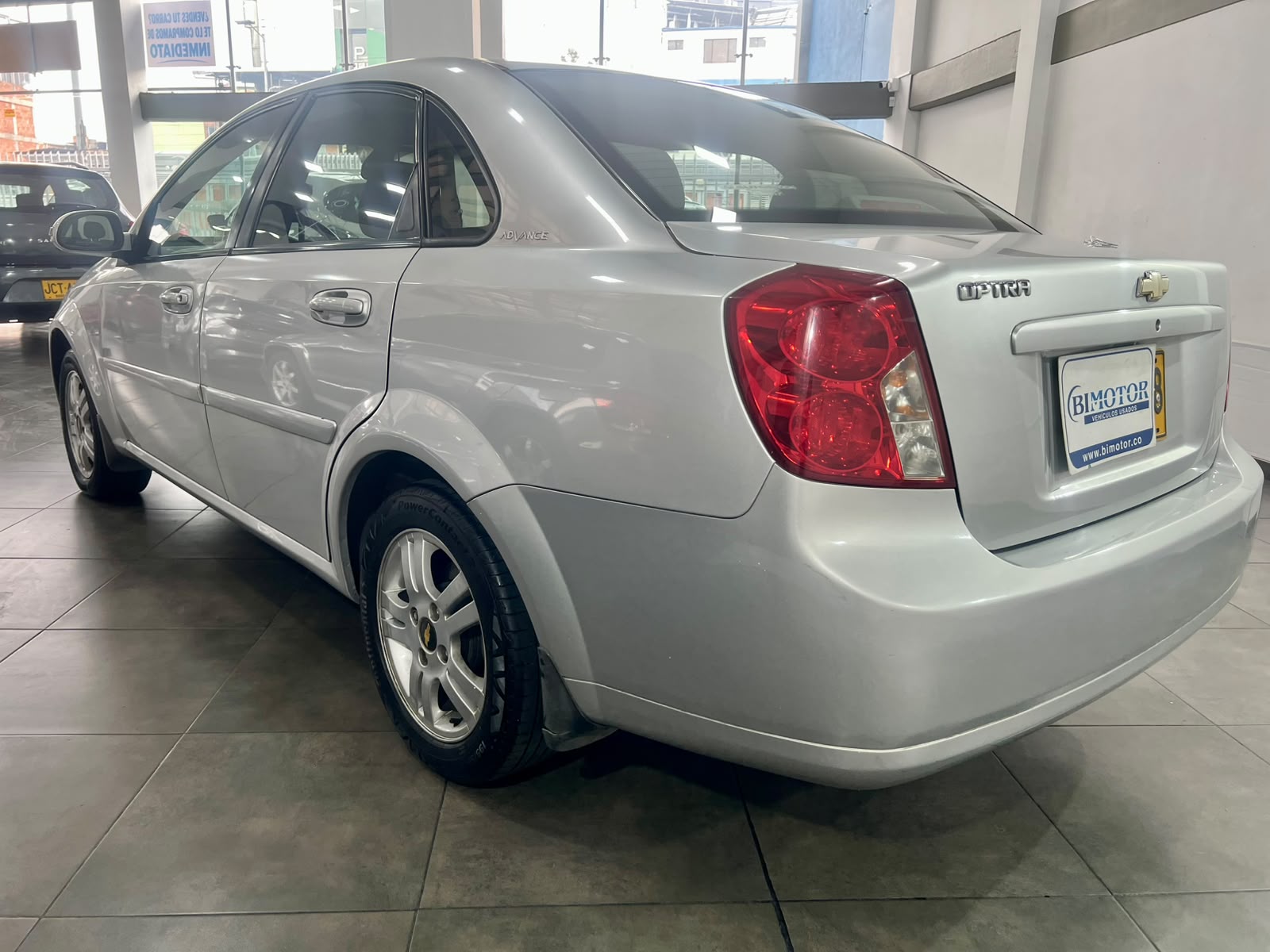 CHEVROLET OPTRA ADVANCE SEDAN