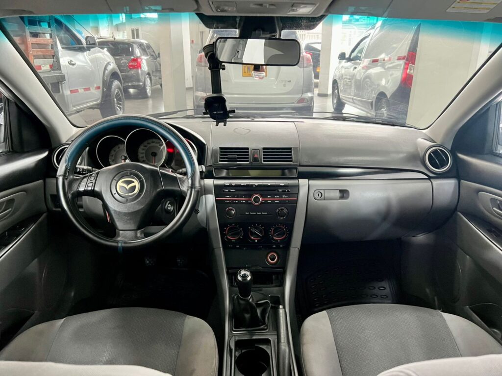 MAZDA 3 SEDAN