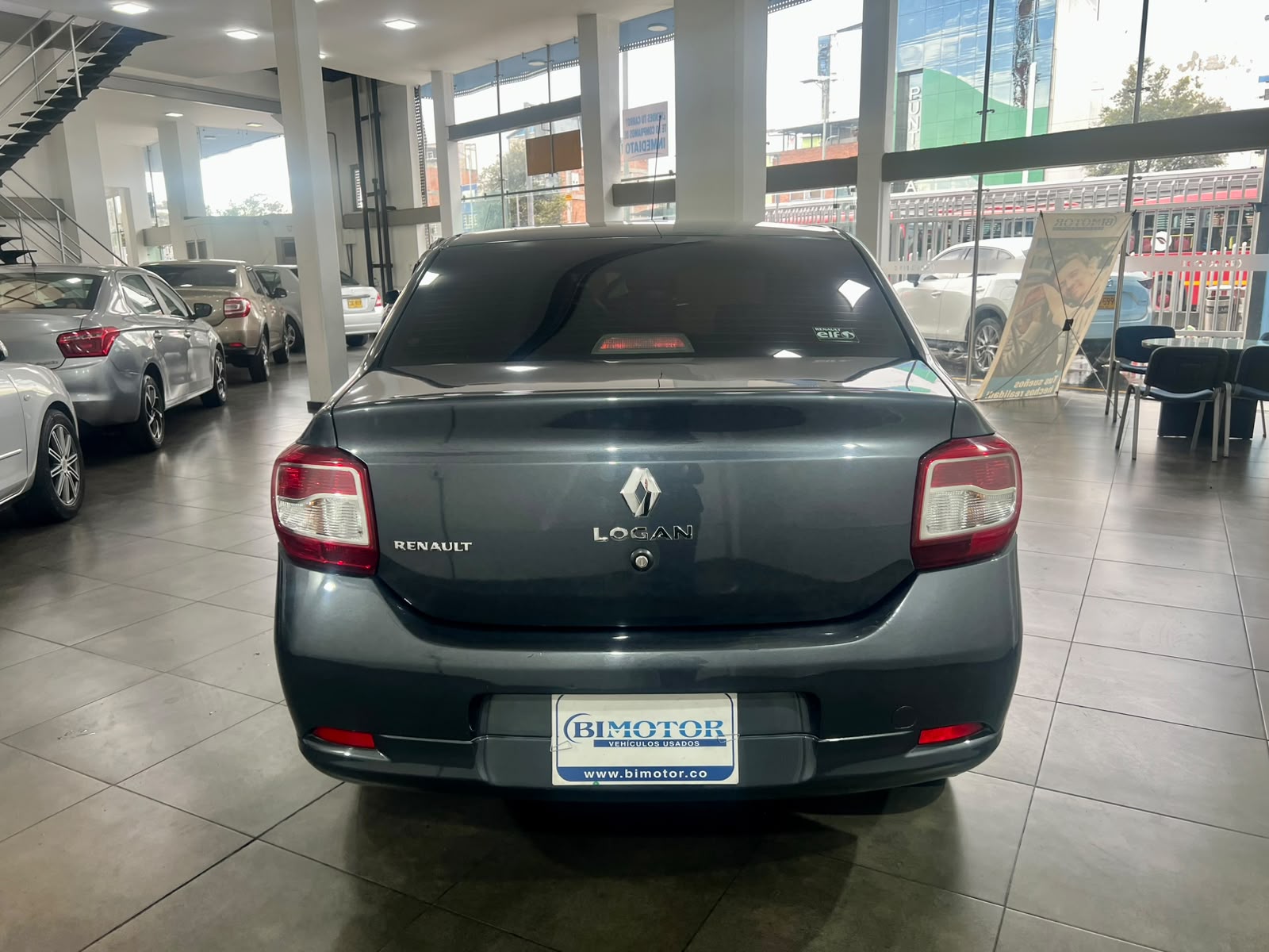 RENAULT LOGAN 1.6 AUNTENTIQUE