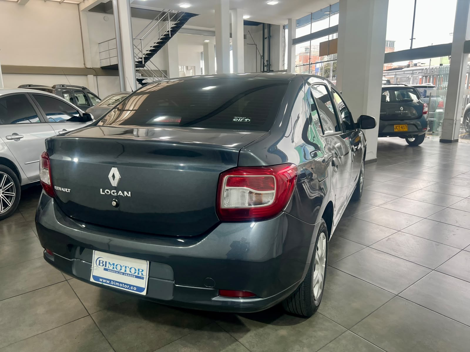 RENAULT LOGAN 1.6 AUNTENTIQUE