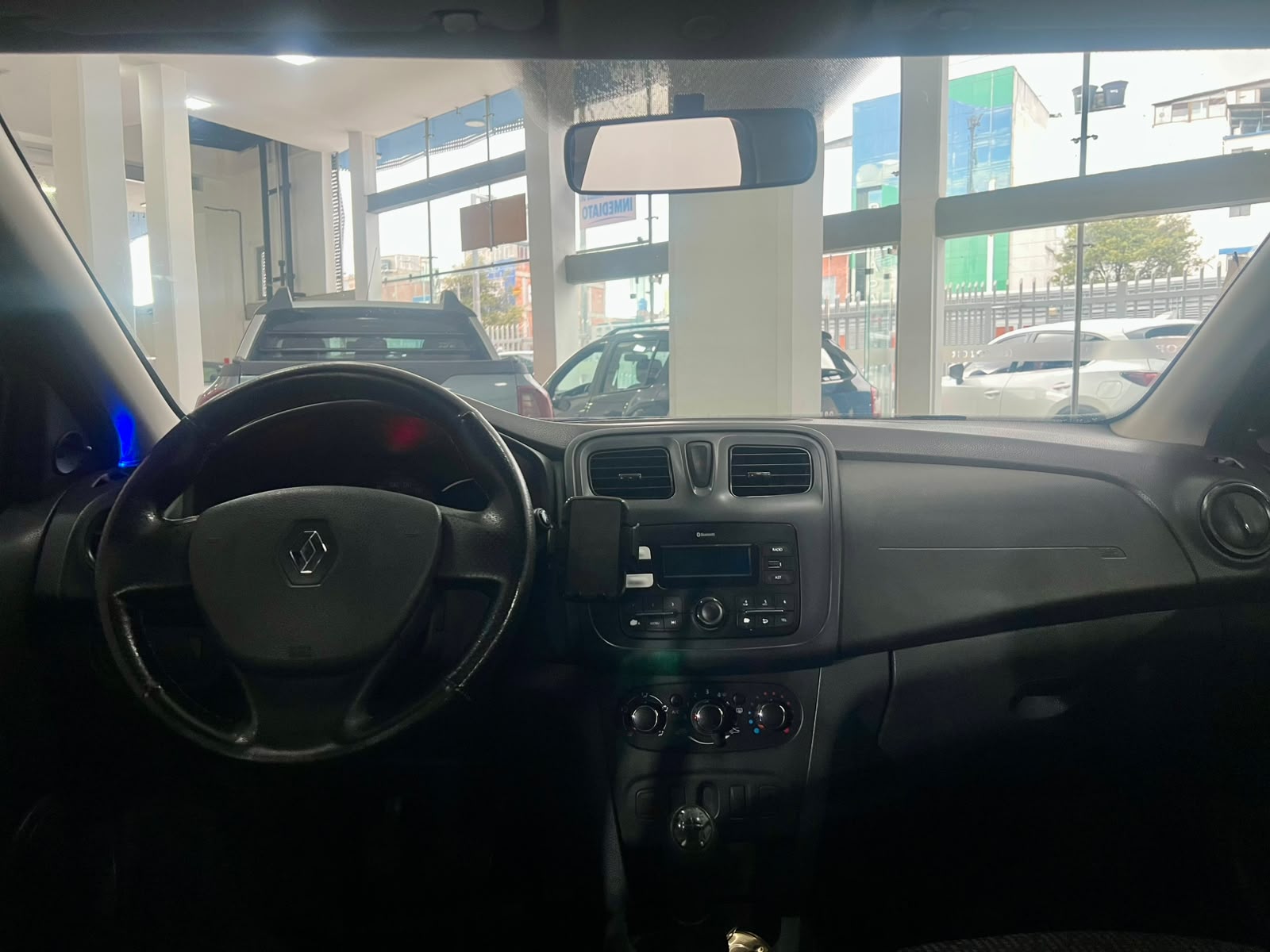 RENAULT LOGAN 1.6 AUNTENTIQUE