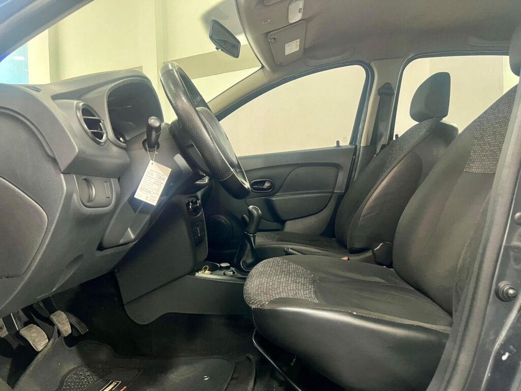 RENAULT LOGAN 1.6 AUNTENTIQUE